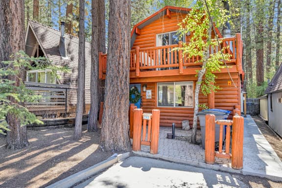 2476-Our Cabin in the Woods