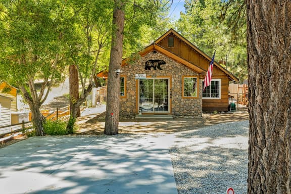 2544-Lily's Bear Cabin