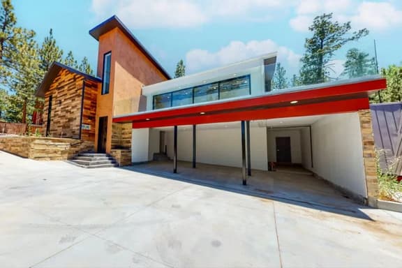 603-Hillside Hideaway