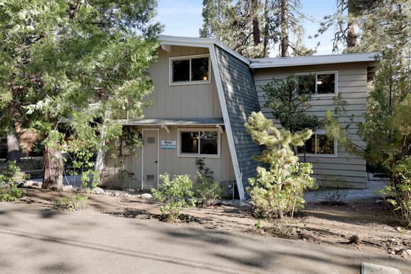 2665 - Peak Lane Gambrel